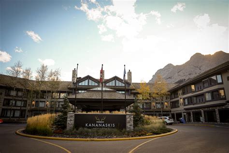 Kananaskis Mountain Lodge Wedding - Chinook Photography