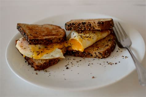 Easy Fried Egg Sandwich to Jump Start Your Day