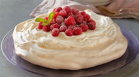 Berry Pavlova with Mascarpone Whipped Cream Recipe | Wisconsin Cheese