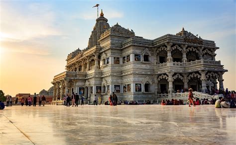 5 Most Famous places & Temples in Mathura Vrindavan - One Day Trip