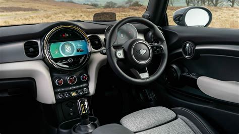 Mini Electric Interior Layout & Technology | Top Gear