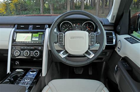 Land Rover Discovery interior | Autocar