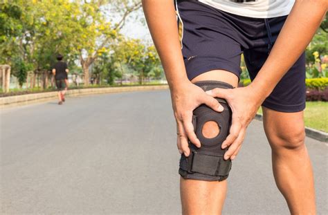 The 5 Best Knee Braces For Torn ACL & Meniscus