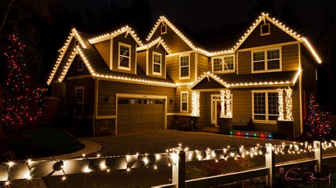 Hang Christmas Lights Like a Pro | Chesapeake Thermal