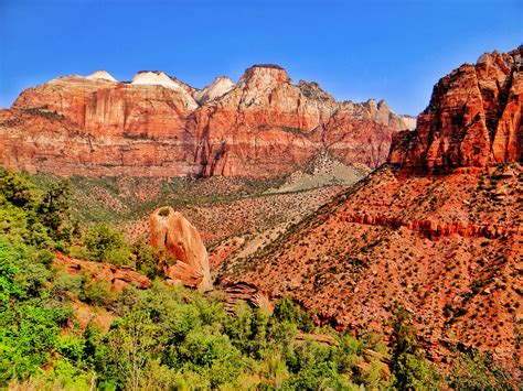 Experience the beauty & grandeur of Zion National Park - WORLD WANDERISTA