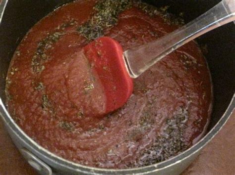 Papa Johns Pizza Sauce: 1 (10 3/4 oz) can tomato puree, 1/4 cup water, 1 t sugar, 1 t olive oil ...