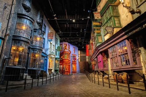 Diagon Alley: Warner Bros. Studio Tour Tokyo – The Making of Harry ...