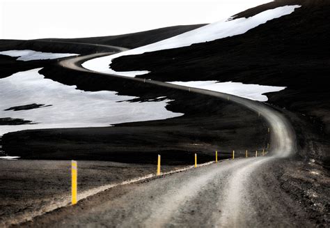 Iceland F-roads: Essential Info and How to Drive on Them