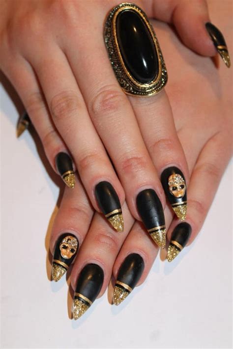 40 Best Examples Of Gold Glitter Nail Polish Art Just For You » EcstasyCoffee