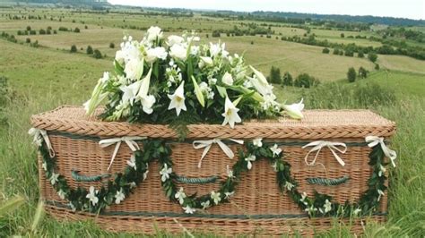 Green Burial Options: Eco-Friendly Caskets And Their Benefits – Scooptimes