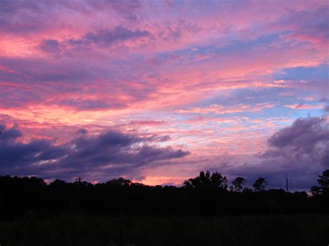 Purple clouds at sunset. : r/CLOUDS