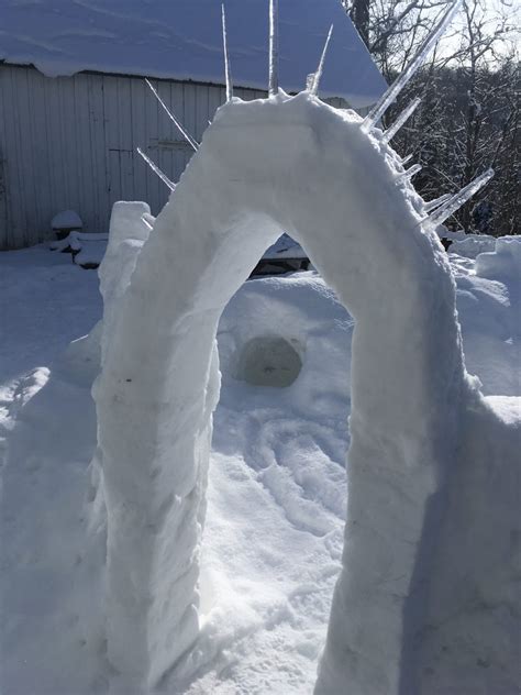 Snow fort building techniques from an expert - Cottage Life