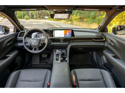 2025 Toyota Crown: 77 Interior Photos | U.S. News