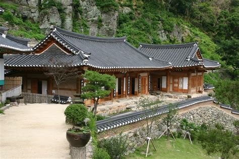 The architecture of Hanok traditional house in Korea - BambuBuild