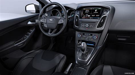 2015 Ford Focus - Interior | Caricos