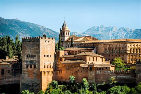 A Brief History of the Alhambra Palace | Clio Muse Tours