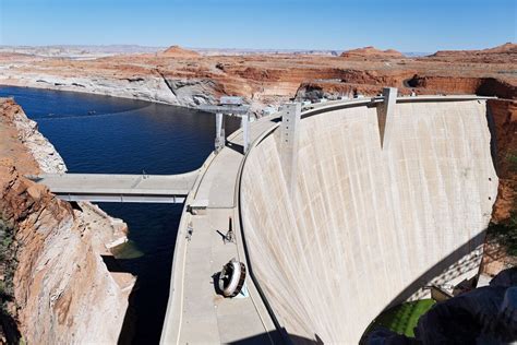 Federal officials consider overhauling Glen Canyon Dam - Los Angeles Times