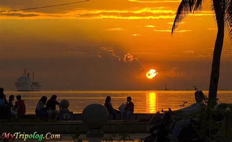 The Magnificent Manila Bay Sunset - Travel to the Philippines