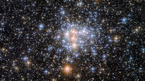 Hubble Space Telescope captures exquisite view of nearby star cluster | Space