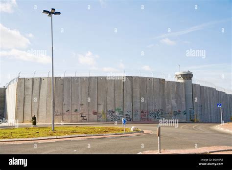 Israel-Palestine wall, border between Bethlehem, West Bank and ...