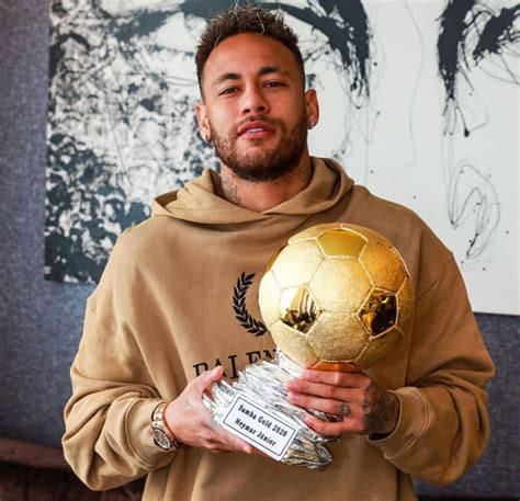 'An absurd lie': Neymar hits back at Nike! - Rediff Sports