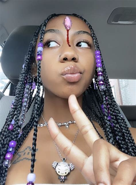 ଘ♡ଓ*:ﾟ 𝔰𝔱𝔲𝔫𝔫𝔞𝔤𝔯𝔩 ଘ♡ଓ*:ﾟ in 2021 | Colored box braids, Y2k braids, Natural hair styles