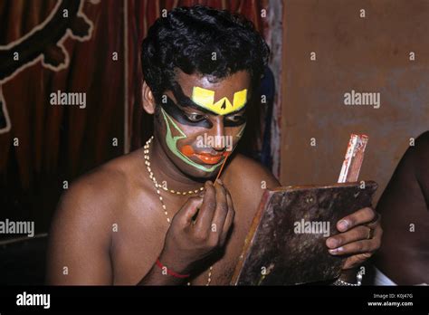 Kathakali makeup hi-res stock photography and images - Alamy