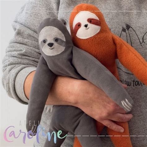 Plush Sloth sewing pattern | Coudre des animaux en peluche, Tutoriel poupée de chiffon, Motifs ...