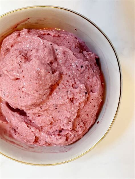 Cherry Berry Frozen Yogurt | No Churning Required | Recipe | Frozen yogurt, Yogurt recipes ...