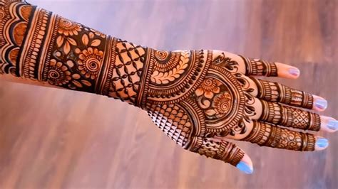 Last-Minute Karwa Chauth 2022 Mehndi Designs for Hands and Feet: Get ...