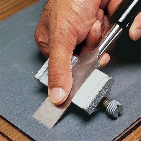 How to use a wood chisel - Australian Handyman Magazine