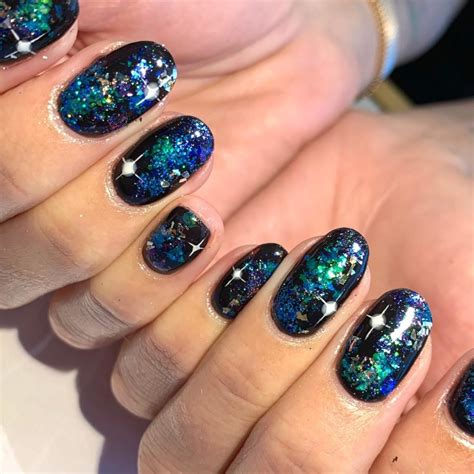 36 Out-of-This-World Galaxy Nails for You to Try