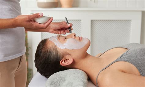 Our Guide to Five Common Spa Facial Treatments