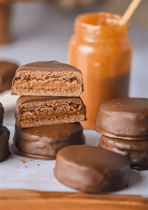 Chocolate Argentinian Alfajores (Dulce de Leche Cookies)