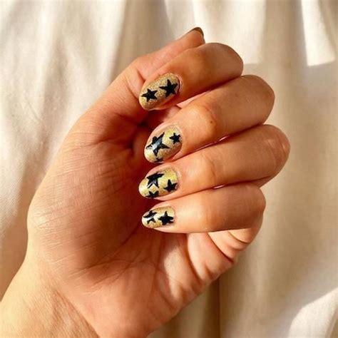 Gold Glitter Nails With Black Stars Pictures, Photos, and Images for Facebook, Tumblr, Pinterest ...