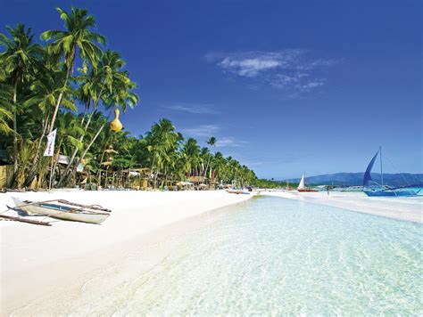 Boracay White Sand and Crystal Clear Water | Attracttour