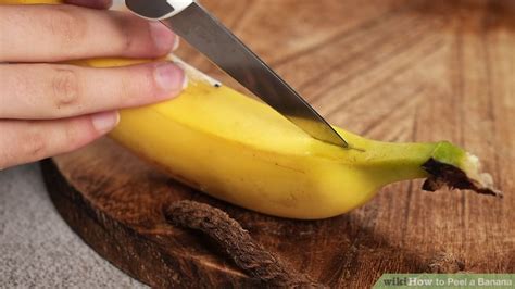 8 Ways to Peel a Banana - wikiHow