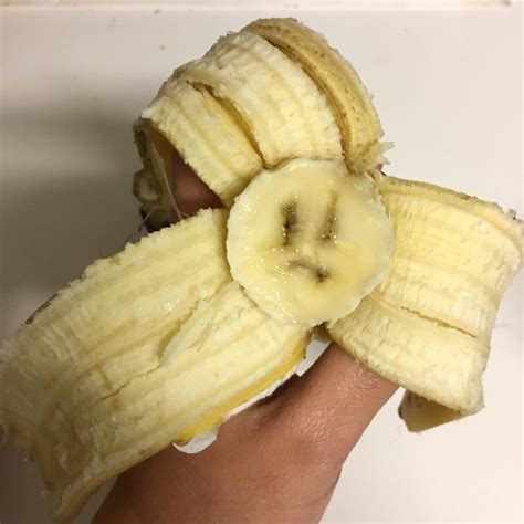 My banana looked like it had a sad face inside : r/mildlyinteresting