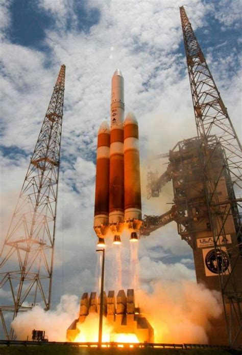 Amazing photos of world's Largest Rocket Launch | WordlessTech | Space ...