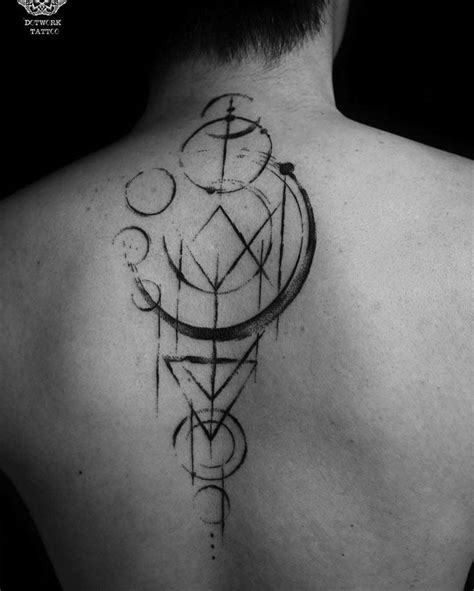 Spine Geometry Magical Tattoo | Tatuajes geométricos, Diseño de tatuaje ...