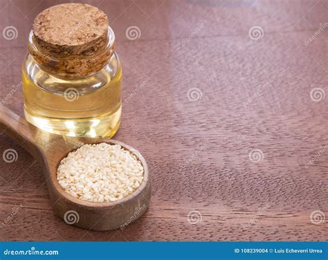 Sesame Oil - Sesamum Indicum Stock Photo - Image of ingredient, natural ...