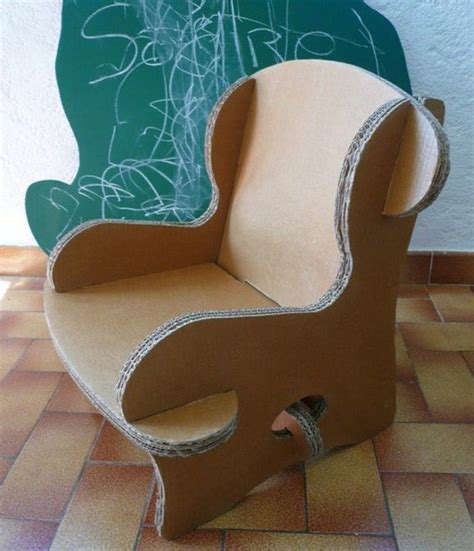 Meuble en carton - 60 idées que vous pouvez réaliser vous-mêmes | Fauteuil en carton, Chaise en ...