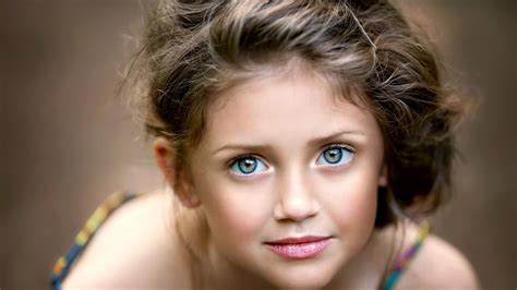 Beautiful Grey Eyes Little Cute Girl In Blur Background HD Cute Wallpapers | HD Wallpapers | ID ...