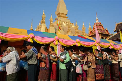 File:That Luang Festival Vientiane Laos.jpg - Wikimedia Commons