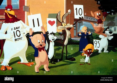 PORKY PIG, WYLIE COYOTE, GRANNY, SPACE JAM, 1996 Stock Photo - Alamy