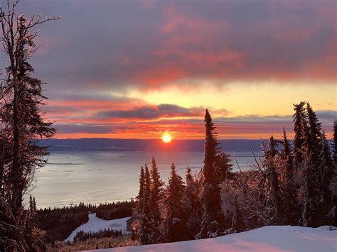 Sunrise at Le Massif de Charlevoix : r/skiing