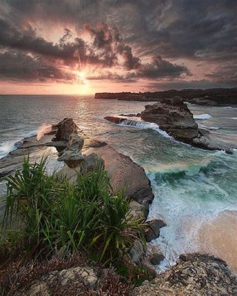 Pantai Klayar, Salah Satu Pantai Indah Di Pacitan