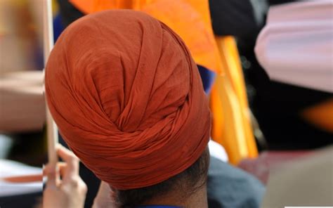 Sikh doctors forced to shave beard in UK