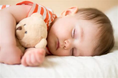 Apakah Mungkin Bayi Baru Lahir Terlalu Banyak Tidur? | Orami