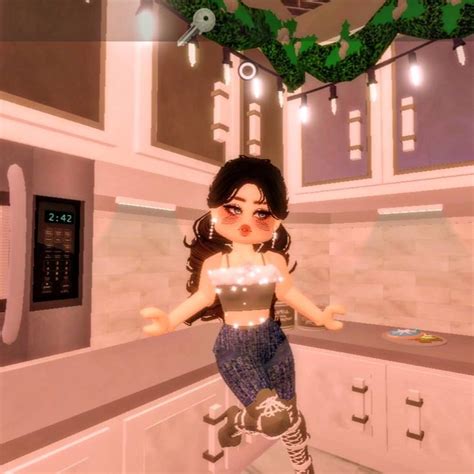 Royale High Female Outfit🪐 | Aesthetic roblox royale high outfits, High dresses, Simple outfits